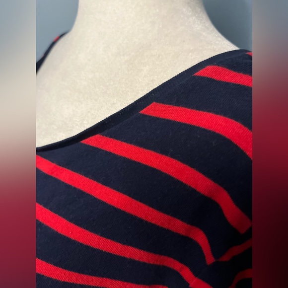 David Bittons Womans Top in Bright Colors and Built for Comfort!! - Picture 5 of 11